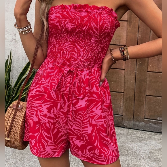 Island Vibes Smocked Romper - Picture 7 of 9